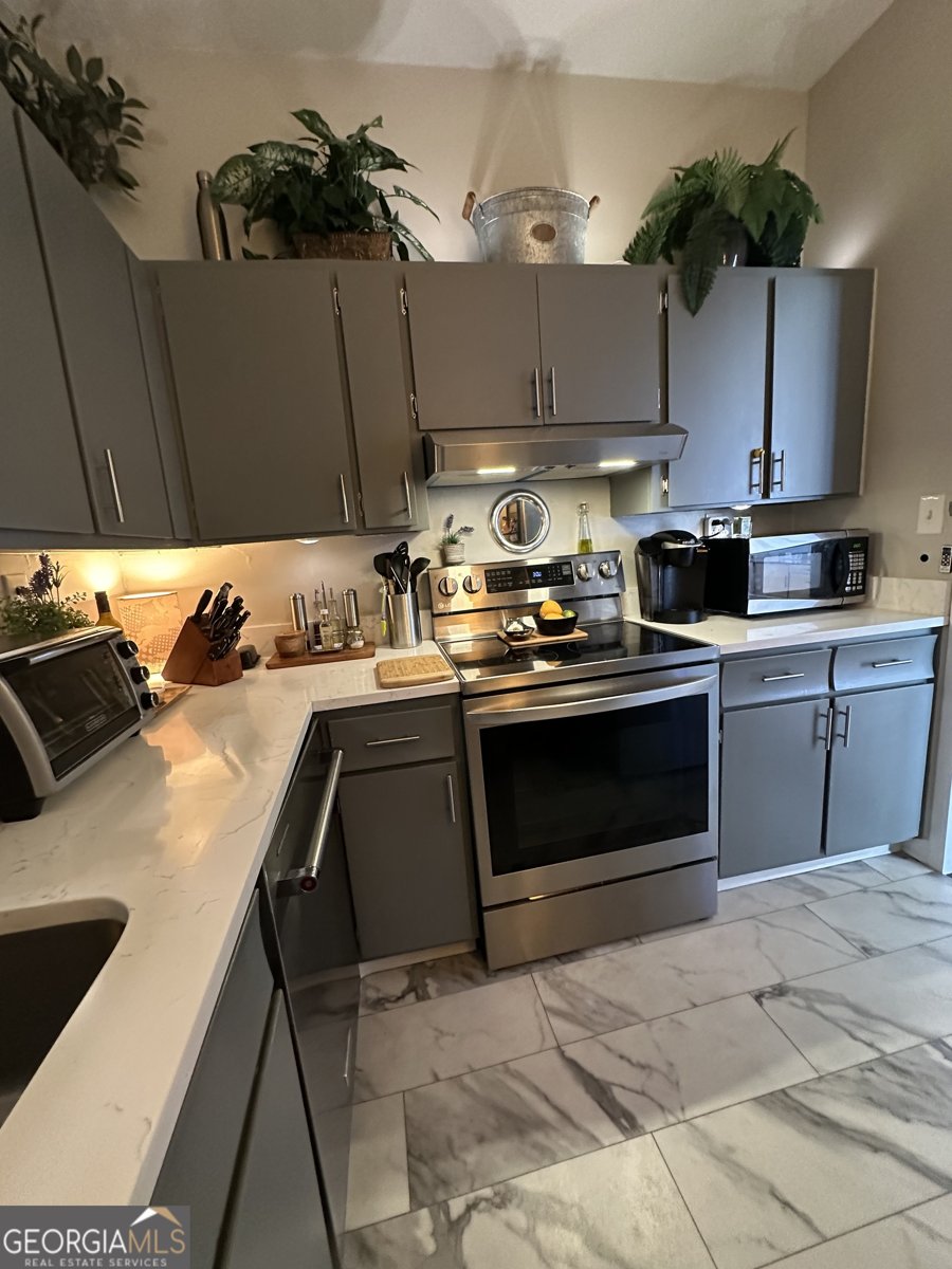 3060 PHARR Court Atlanta - 3