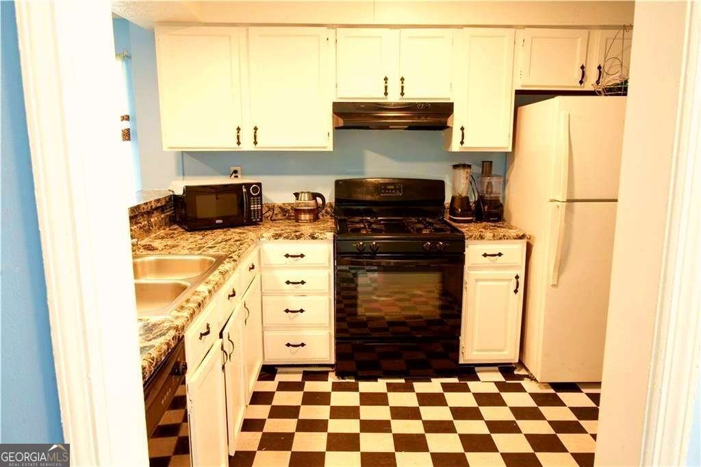 852 Glynn Oaks Drive Clarkston - 2