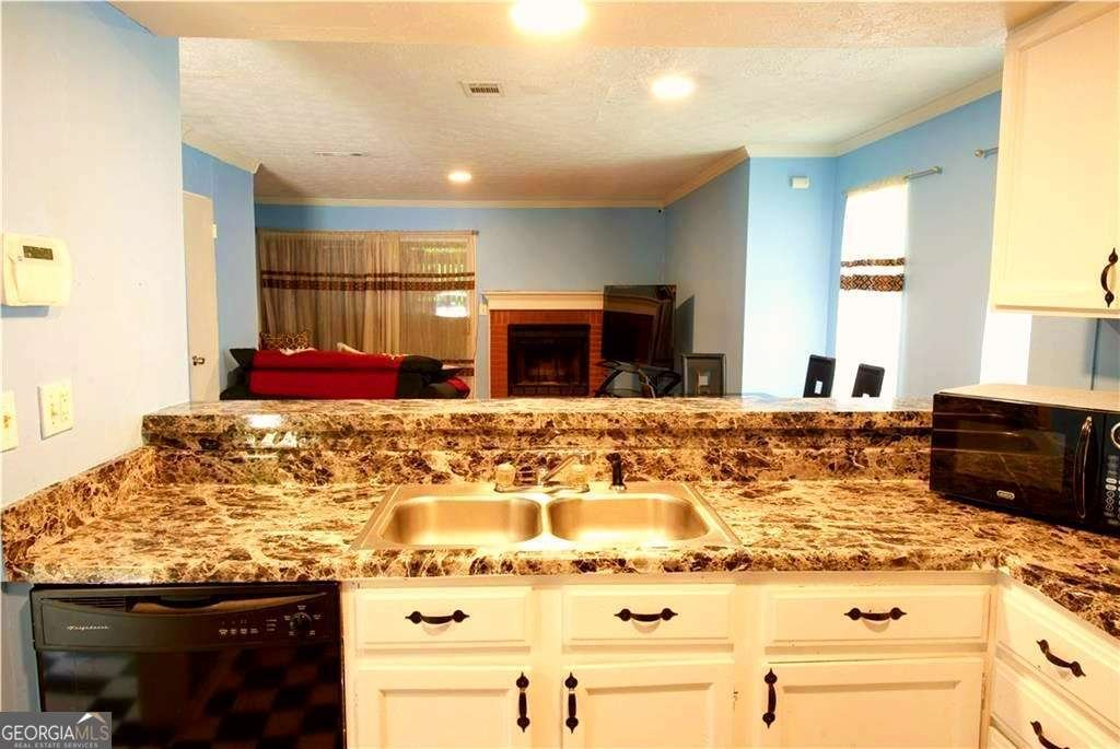 852 Glynn Oaks Drive Clarkston - 7