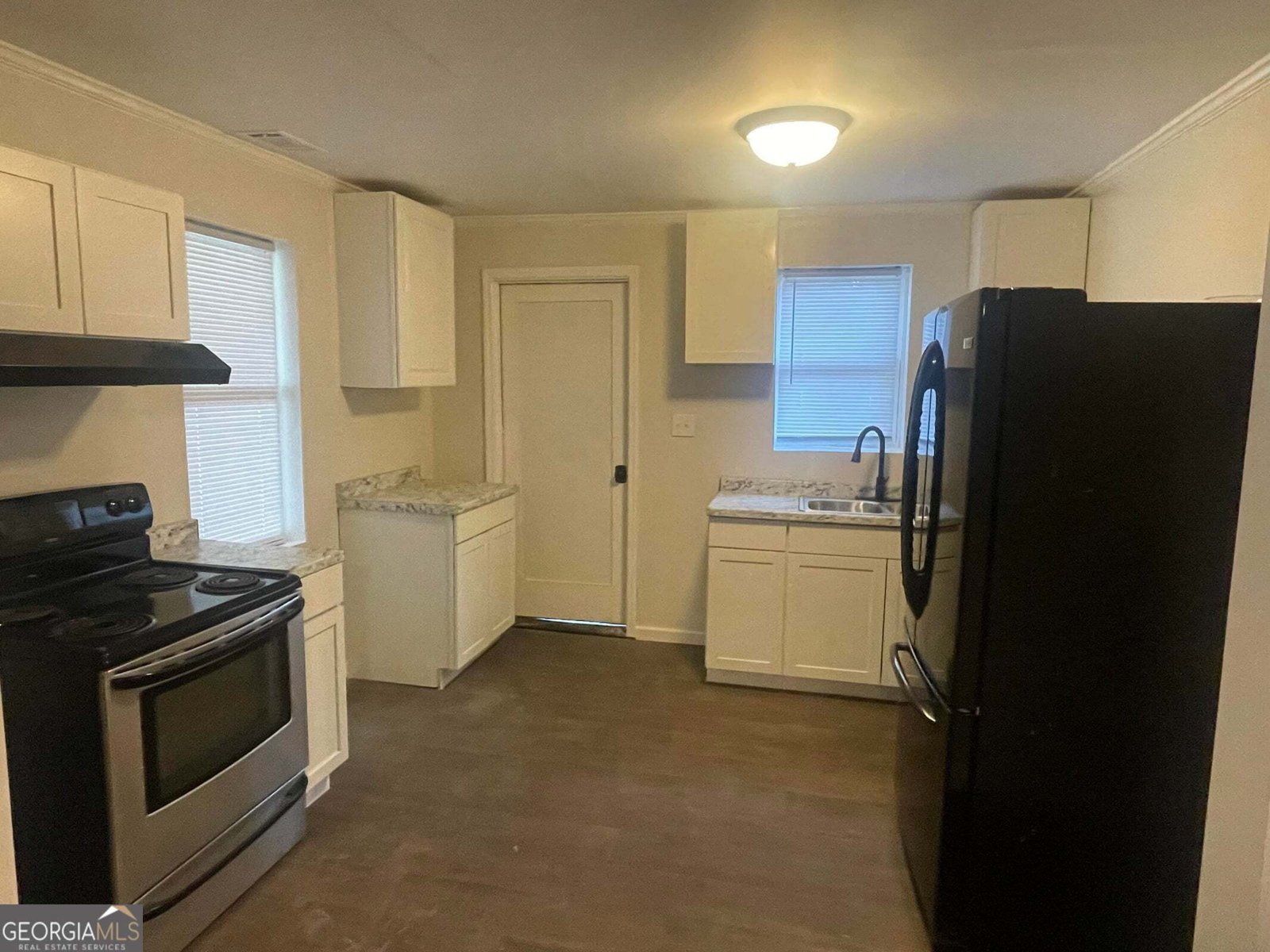 211 3rd Street Thomson - 5