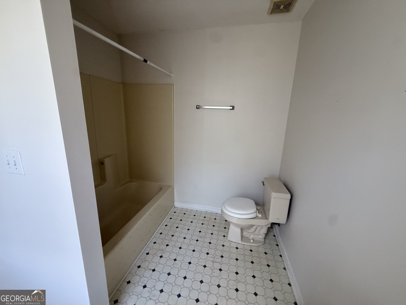 1490 N HWY 319 East Dublin - 40