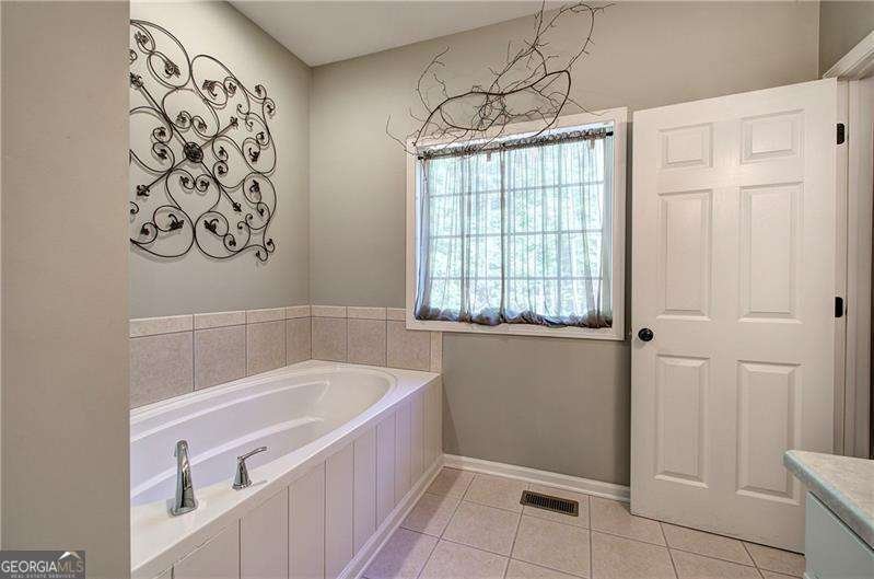 144 Greatwood Drive White - 36