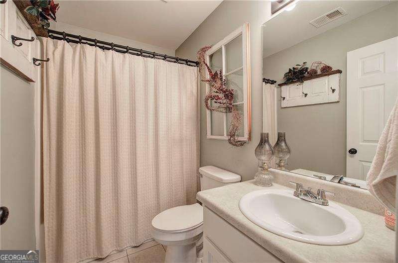 144 Greatwood Drive White - 45