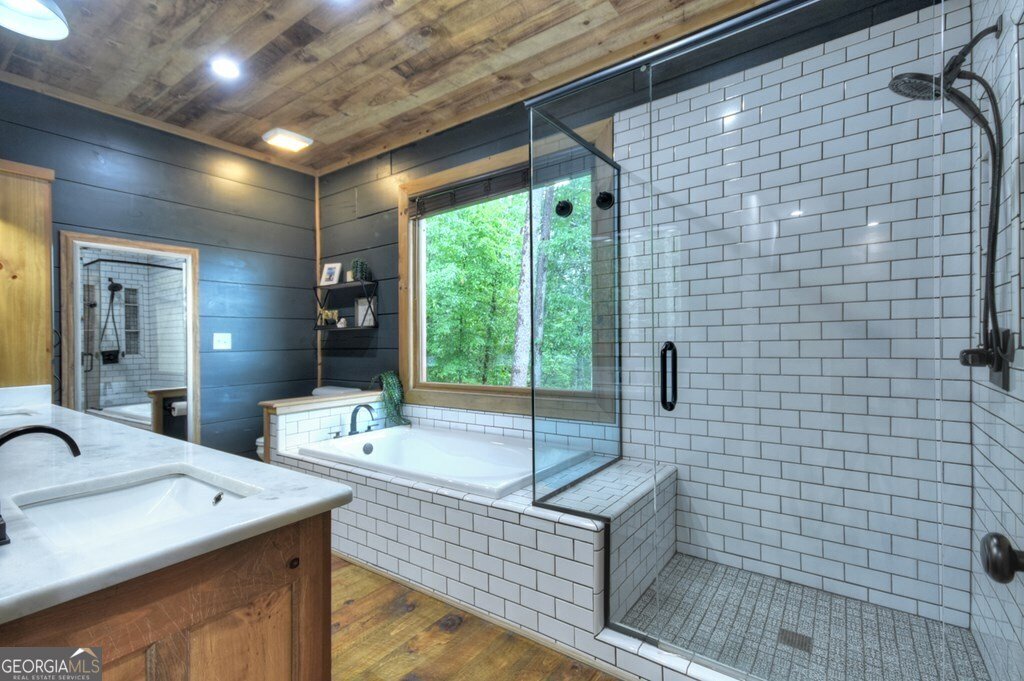 508 Little Bee Lane Cherry Log - 13