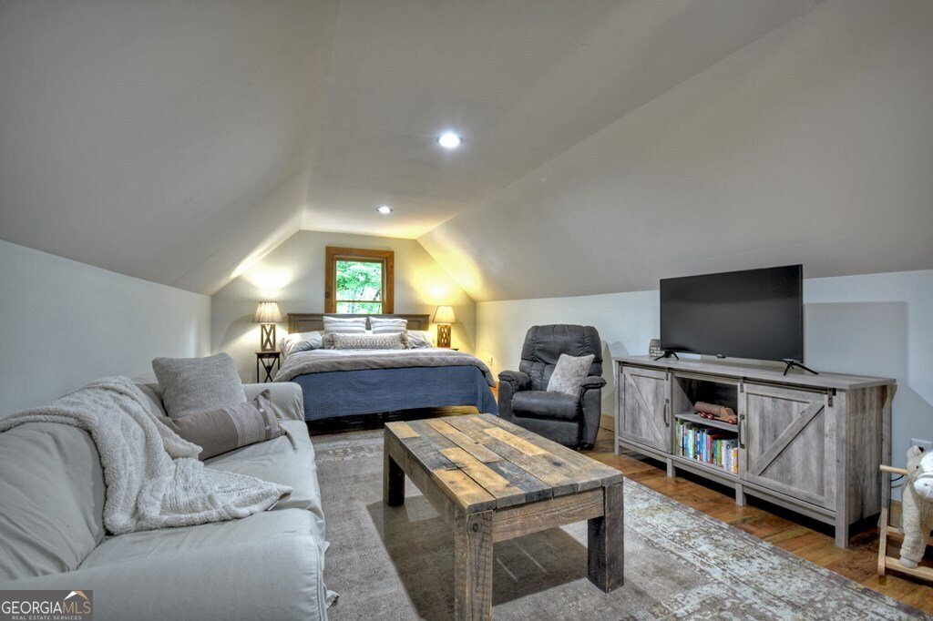 508 Little Bee Lane Cherry Log - 16