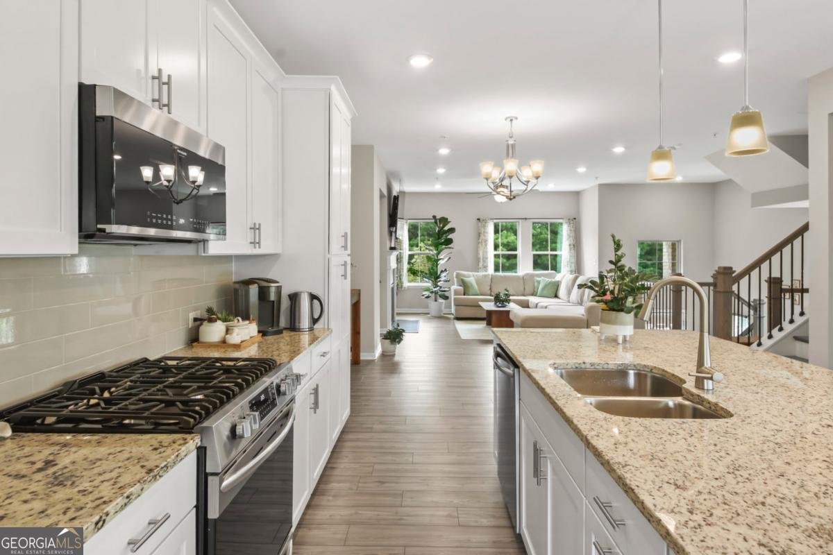 743 Brecklin ln Woodstock - 7