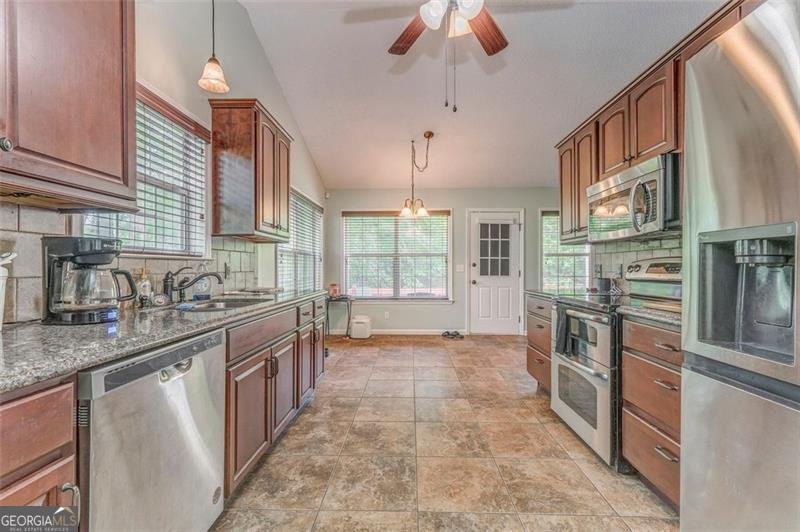 200 WILDWOOD Circle Calhoun - 14