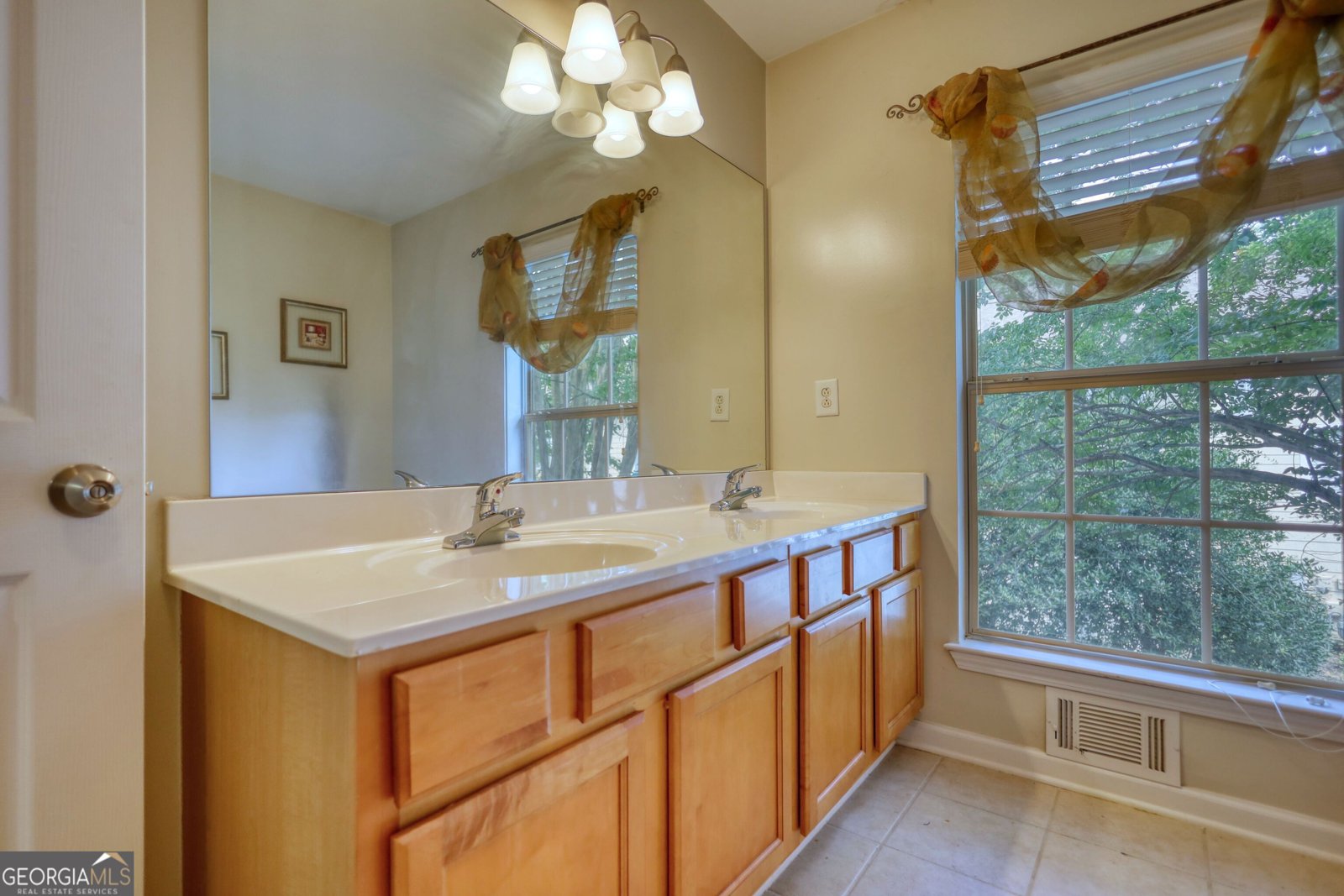 578 Fraser Street Atlanta - 17