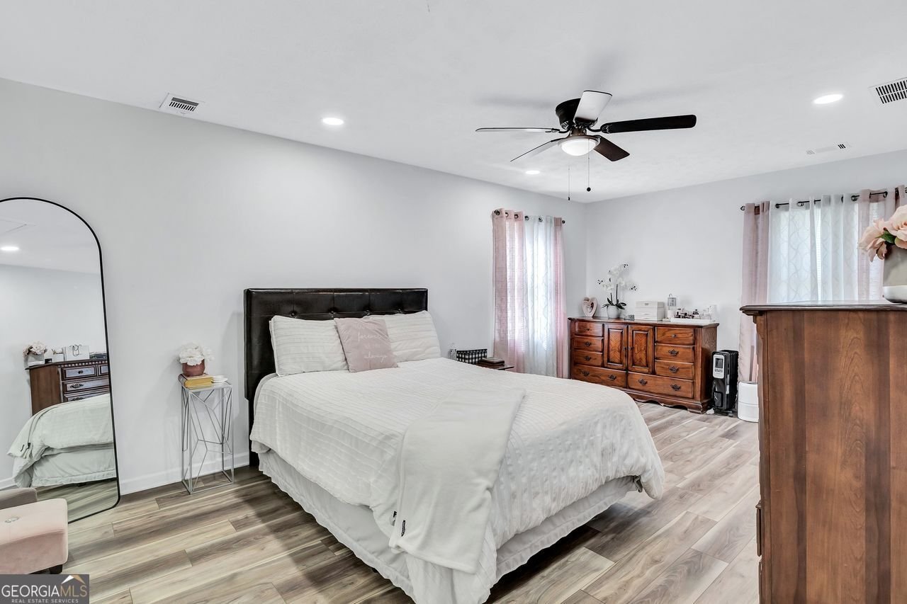 175 HUNTERS Fayetteville - 28