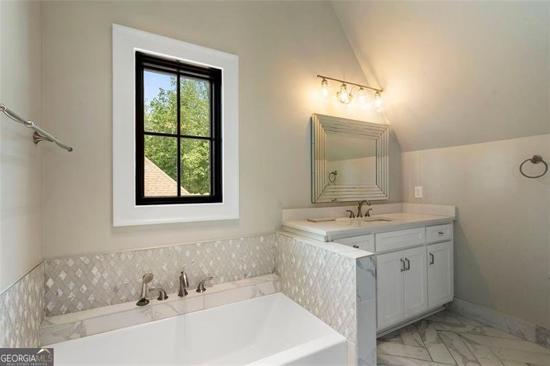 2242 SHOAL CREEK Buford - 29