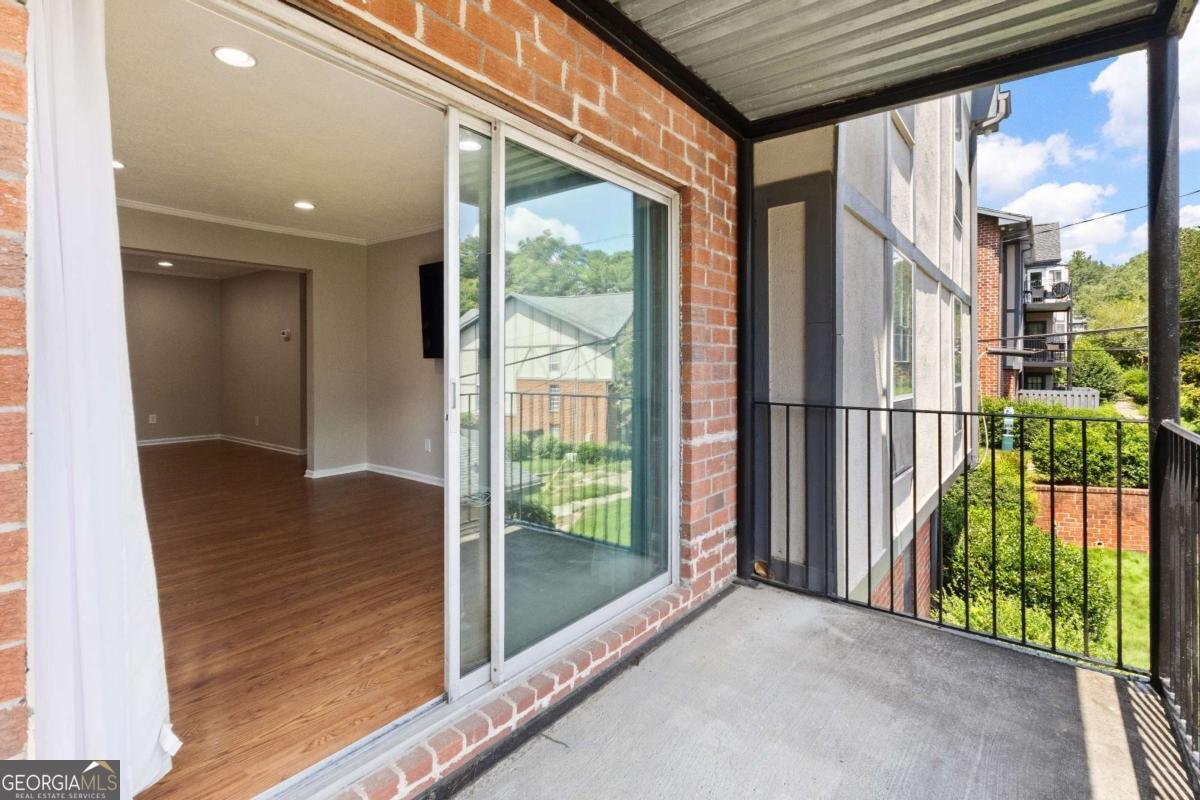 6851 Roswell Road Atlanta - 29