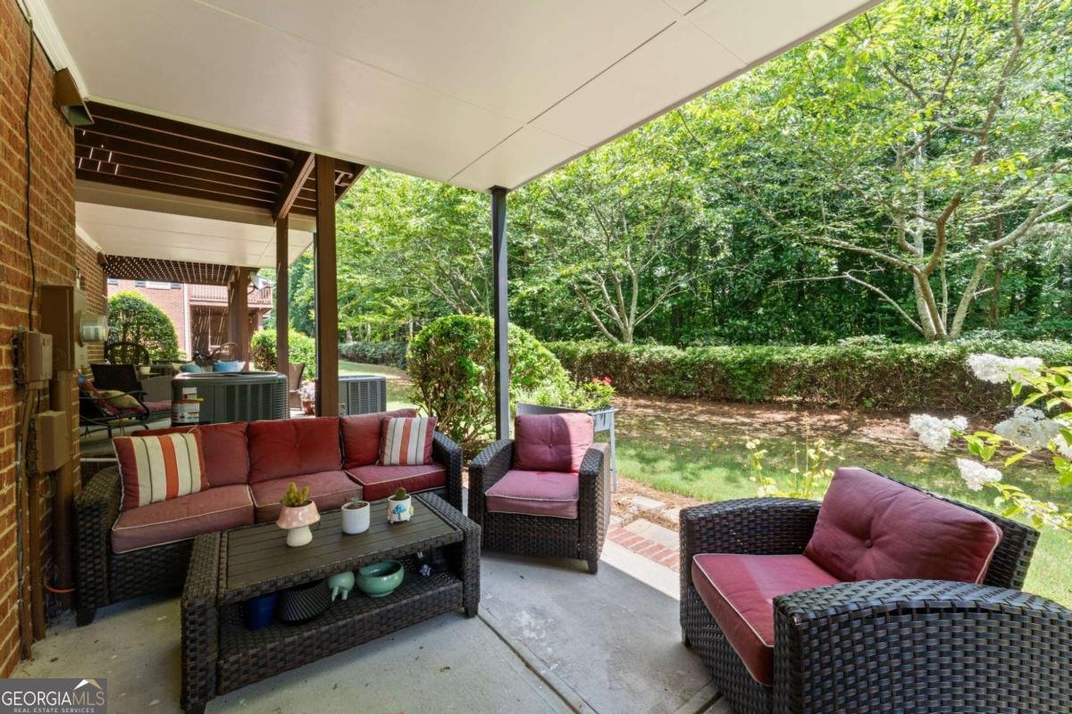 4405 VILLAGE GREEN Drive Roswell - 36