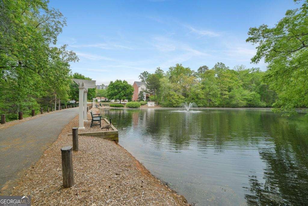 4405 VILLAGE GREEN Drive Roswell - 43
