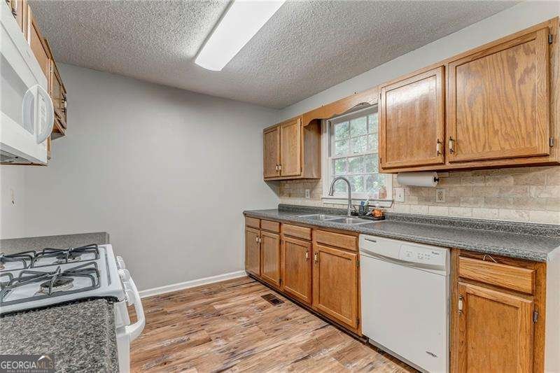 58 REGENT Court Douglasville - 18