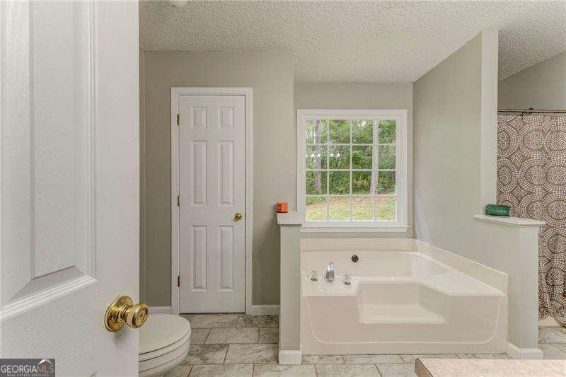 58 REGENT Court Douglasville - 24
