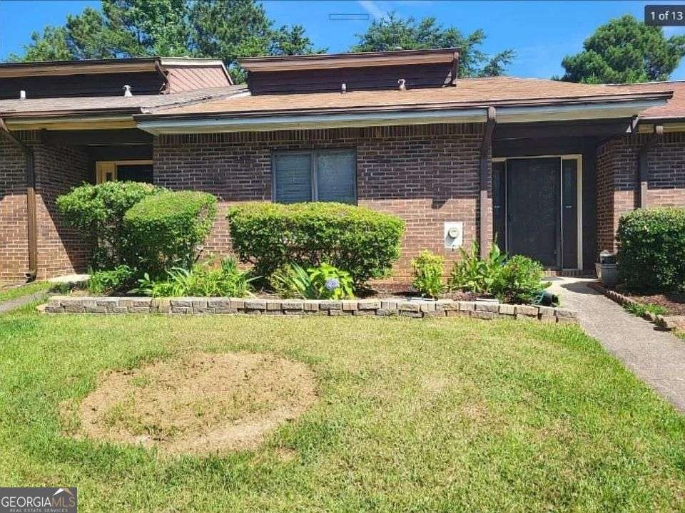 1481 Stoneleigh Circle Stone Mountain - 1