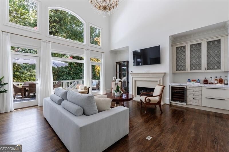 4526 Peachtree Dunwoody Road Atlanta - 11