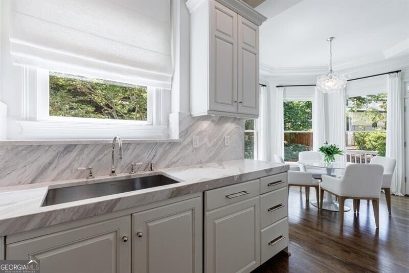 4526 Peachtree Dunwoody Road Atlanta - 27