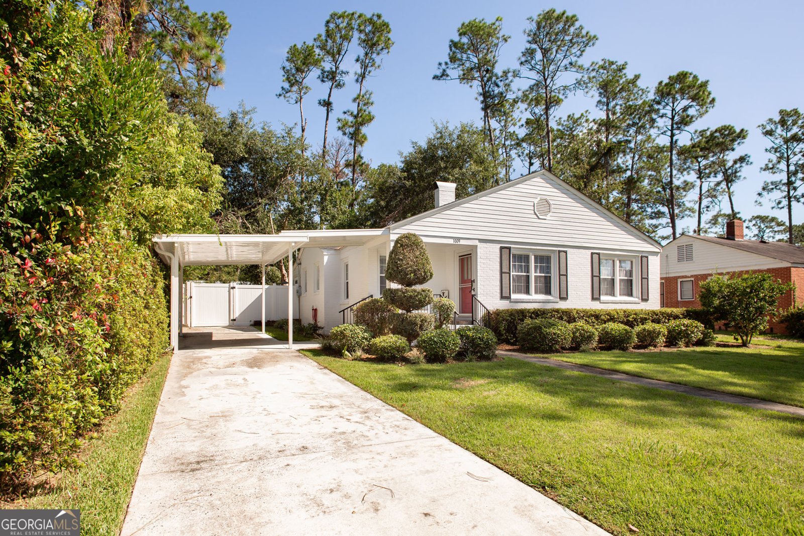 1009 Euclid Avenue Waycross - main photo