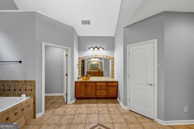 268 LANGSHIRE Drive McDonough - 33