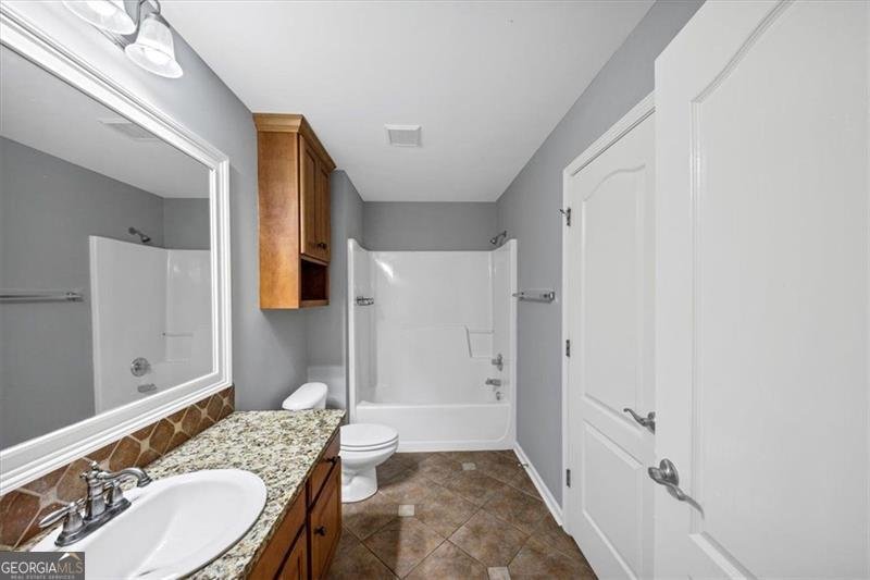 268 LANGSHIRE Drive McDonough - 51