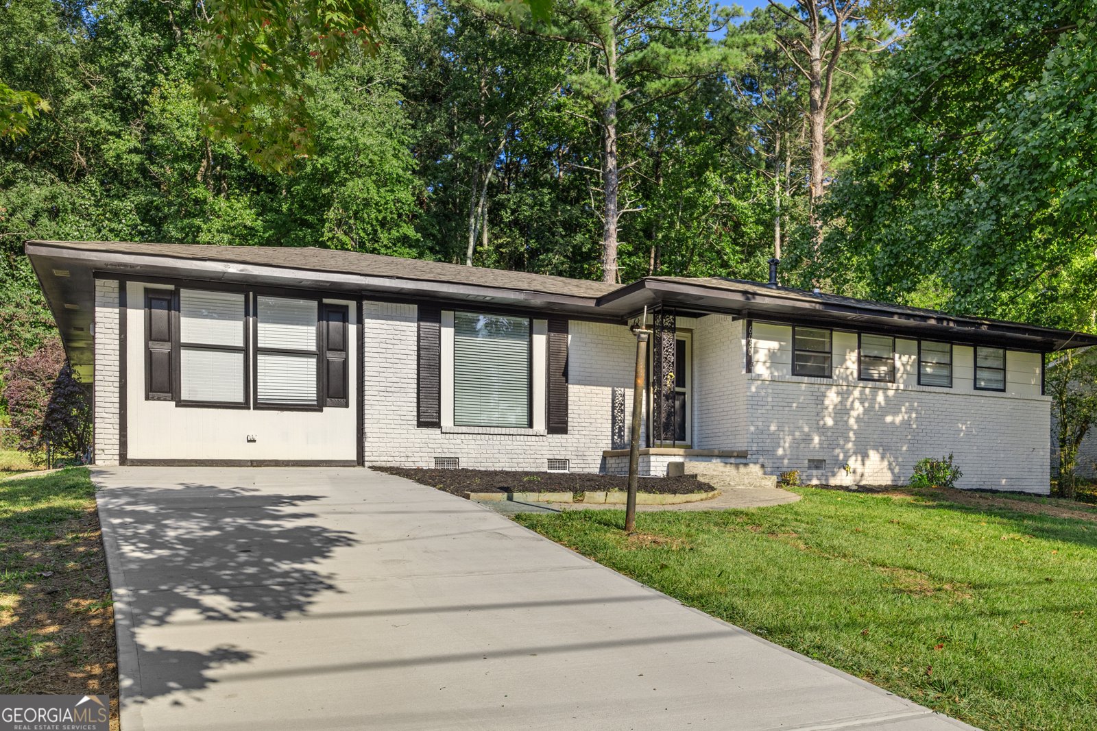 6050 LEDGEWOOD Drive Forest Park - 1