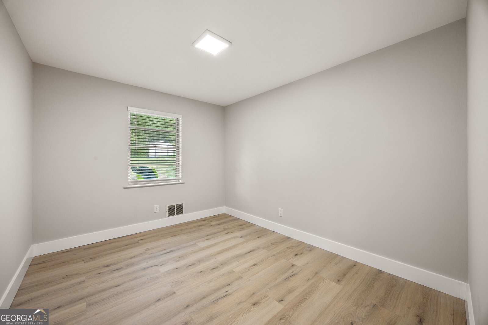 6050 LEDGEWOOD Drive Forest Park - 16