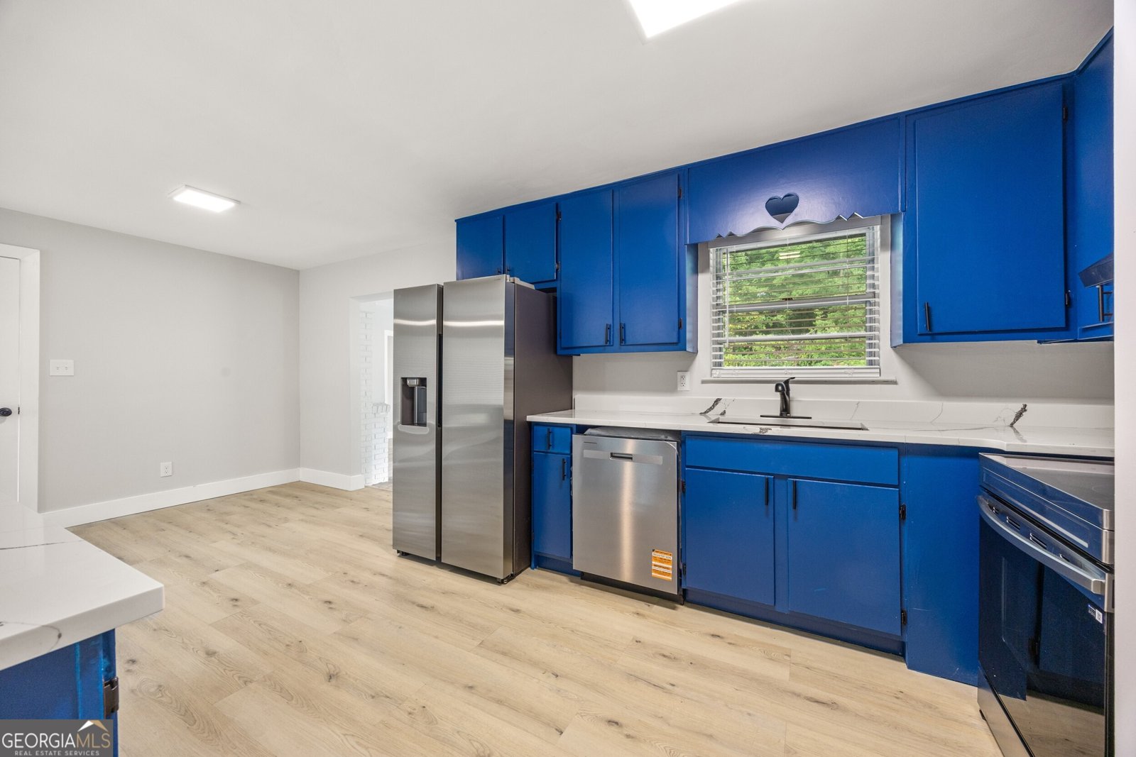 6050 LEDGEWOOD Drive Forest Park - 9