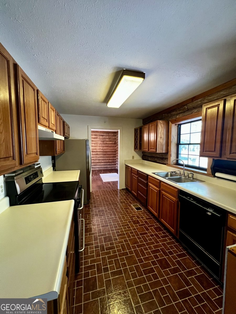 847 Lake Drive East Dublin - 14