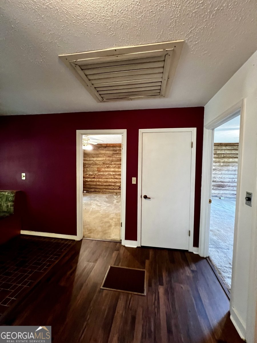 847 Lake Drive East Dublin - 16