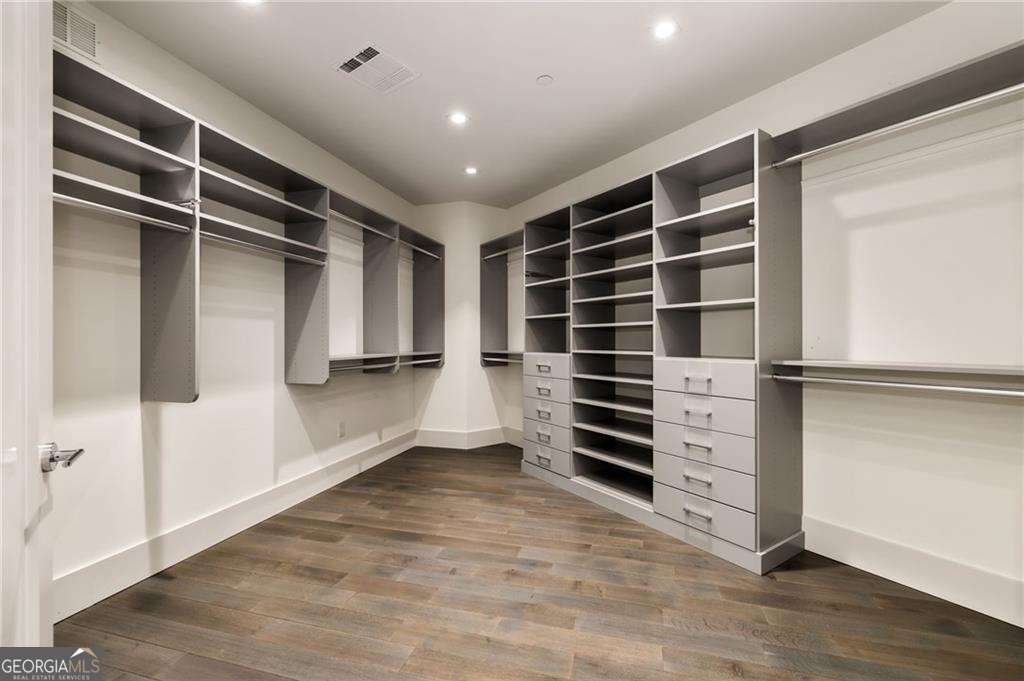 3107 Peachtree Road Atlanta - 26