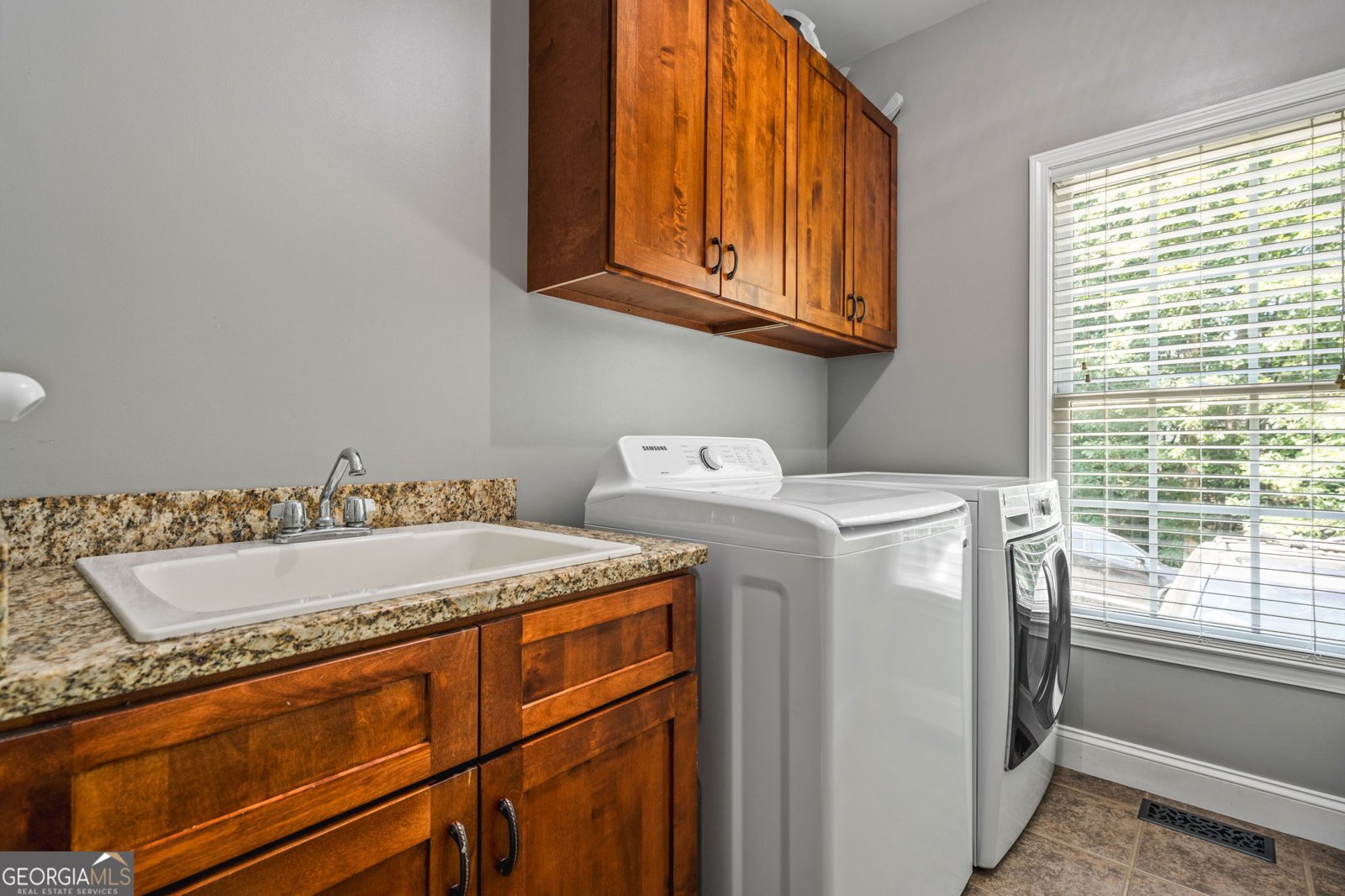 1816 Yorkshire Drive Woodstock - 28