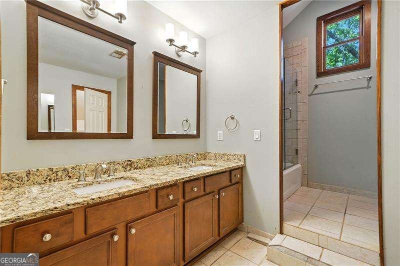 4585 Settles Bridge Road Suwanee - 27