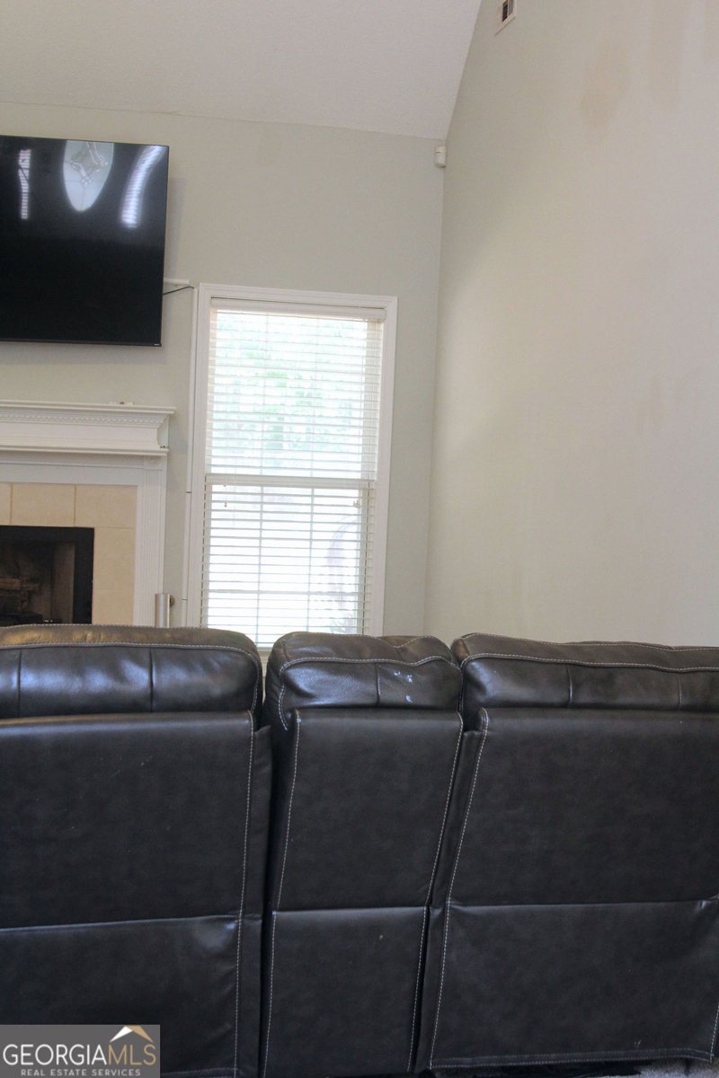 165 Bartlett Drive Sharpsburg - 33