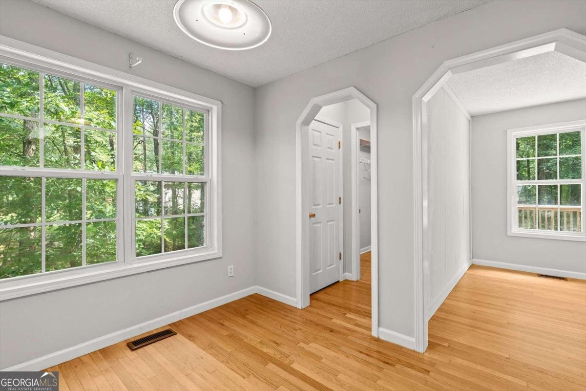 8 Brock Lane Bremen - 7