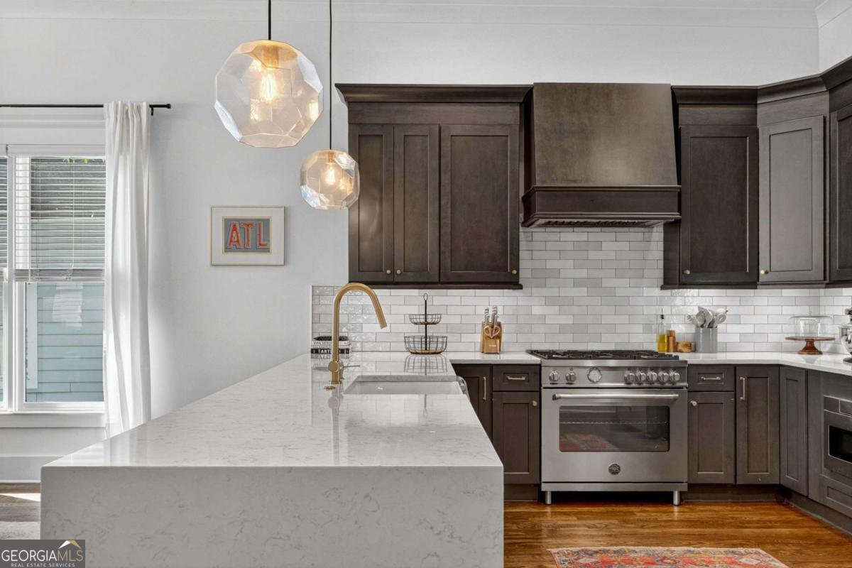 1054 White Oak Avenue Atlanta - 18