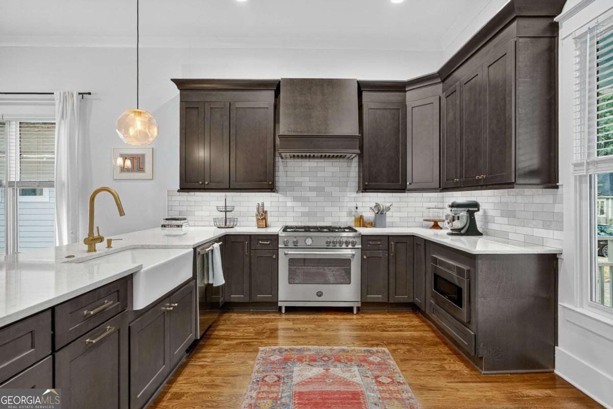 1054 White Oak Avenue Atlanta - 19