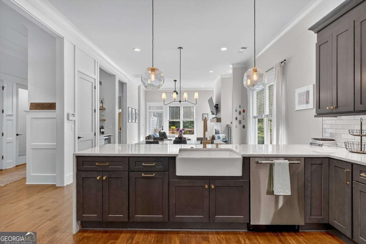 1054 White Oak Avenue Atlanta - 21