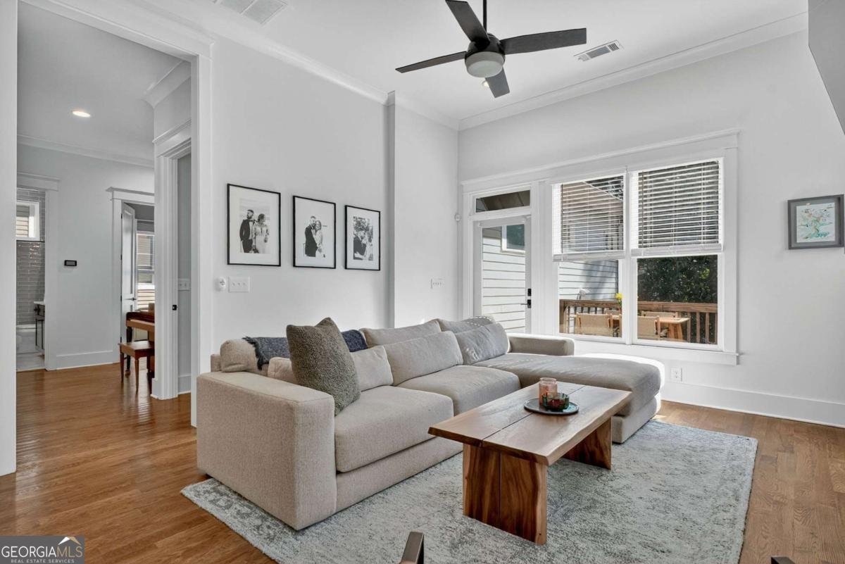 1054 White Oak Avenue Atlanta - 27