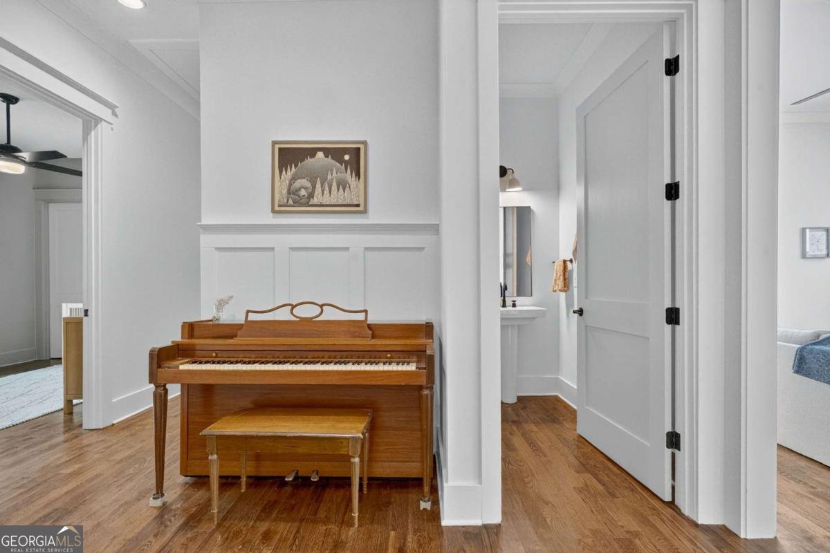 1054 White Oak Avenue Atlanta - 33