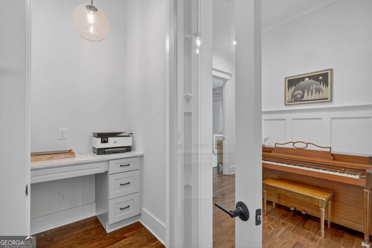 1054 White Oak Avenue Atlanta - 34