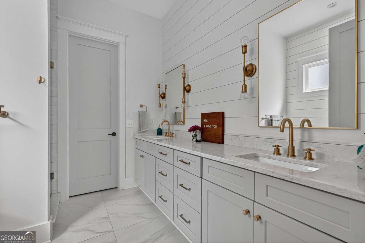 1054 White Oak Avenue Atlanta - 38