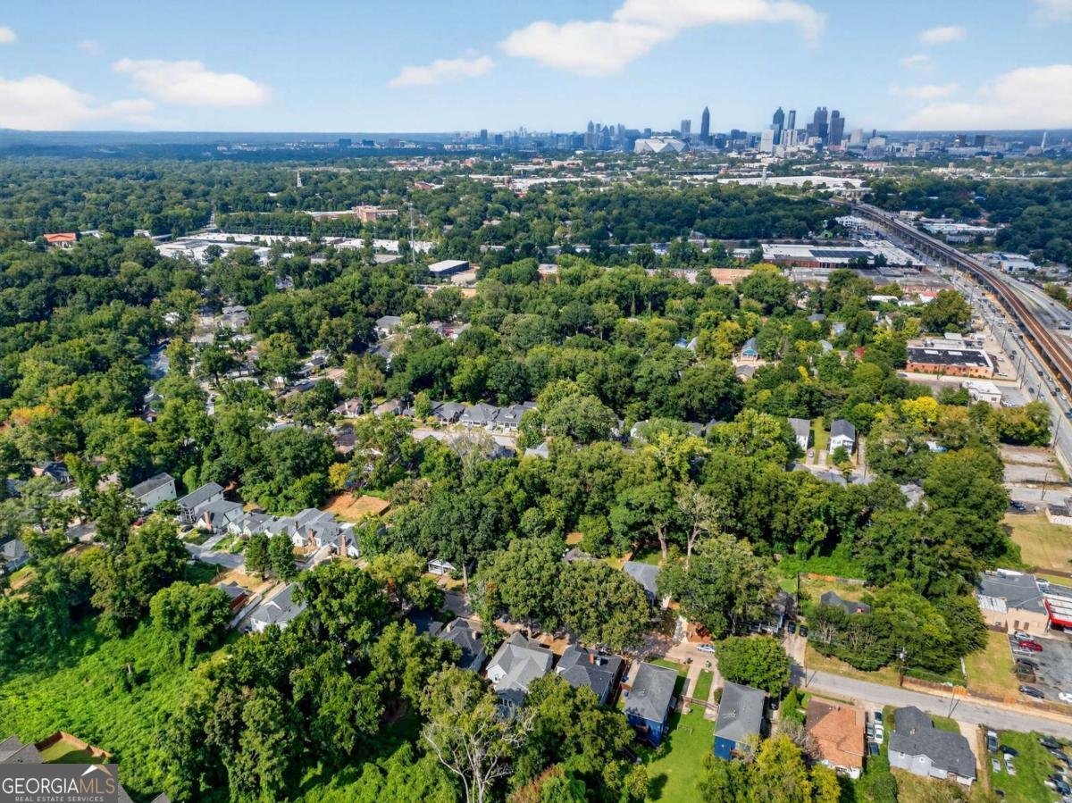 1054 White Oak Avenue Atlanta - 55