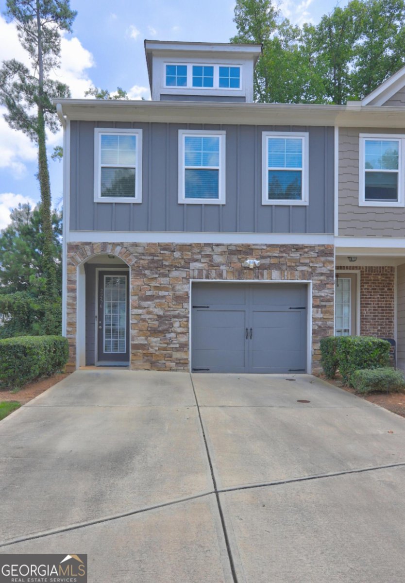 2256 Triple Crown Lane Lithonia - 1