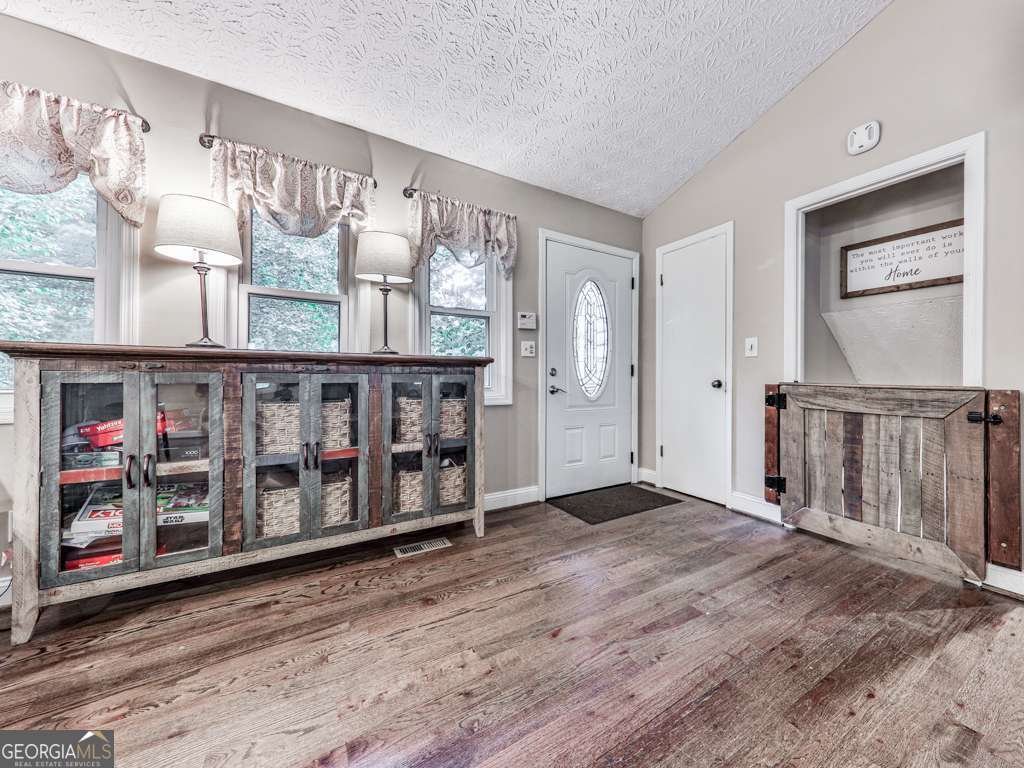 819 Victoria Place Woodstock - 3