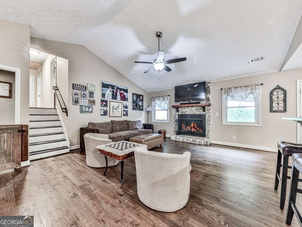 819 Victoria Place Woodstock - 4