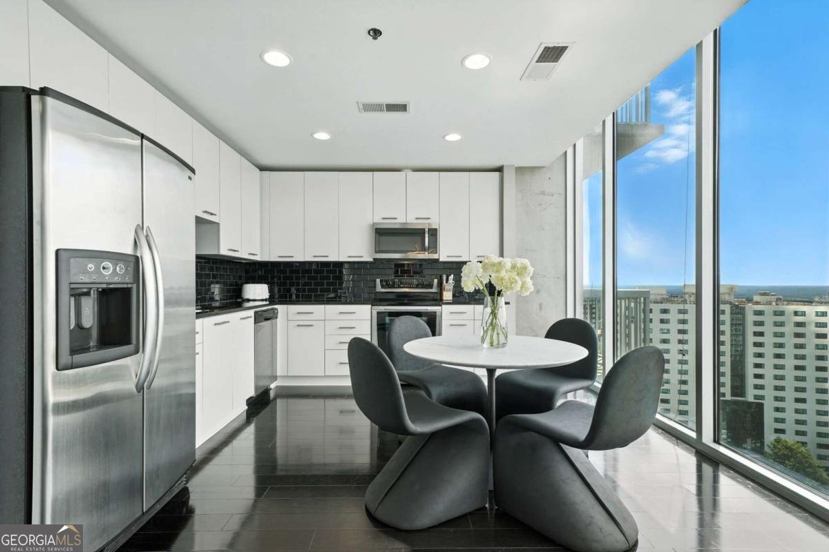 3324 Peachtree Road Atlanta - 25