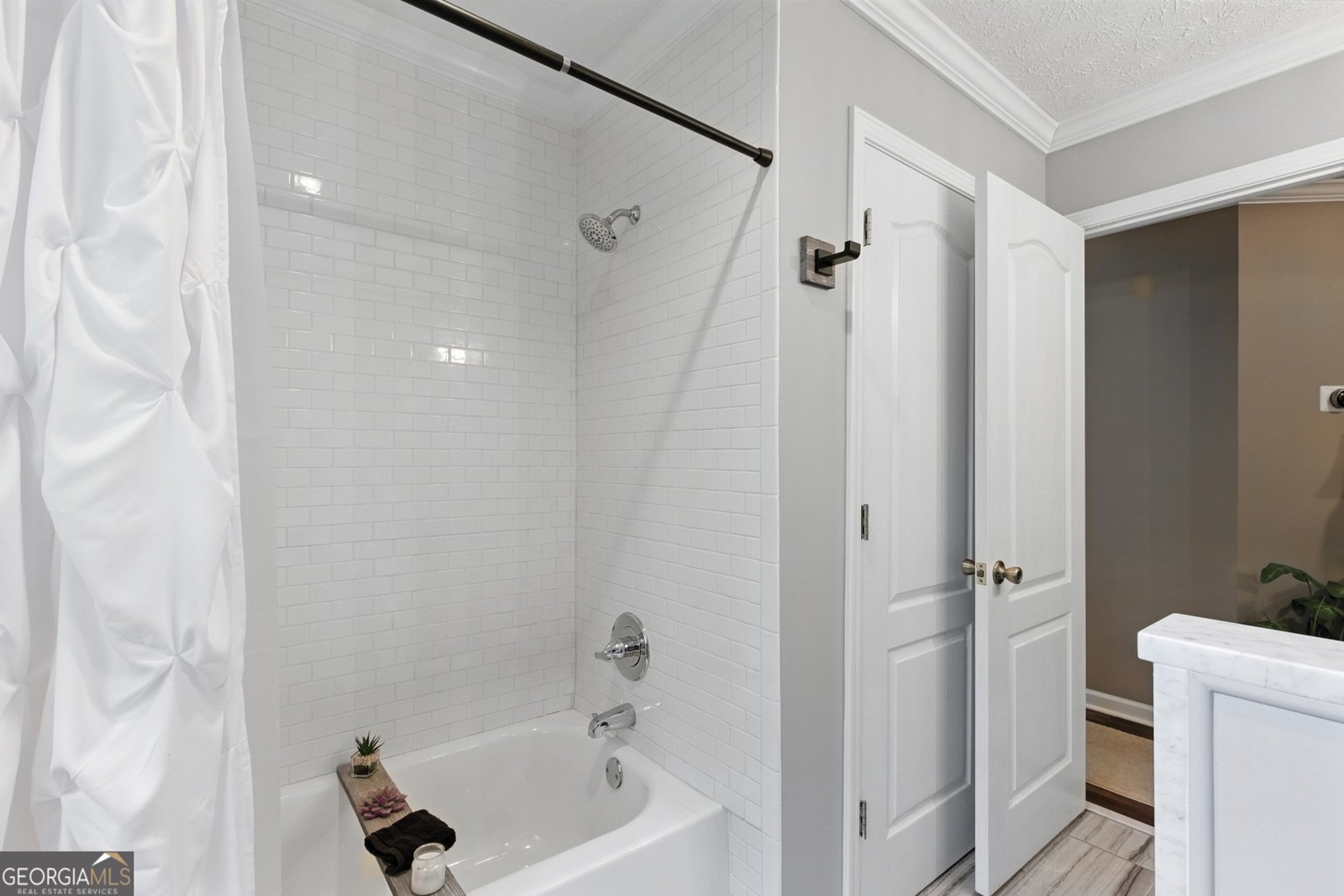 1407 Daybreak Road Cleveland - 27