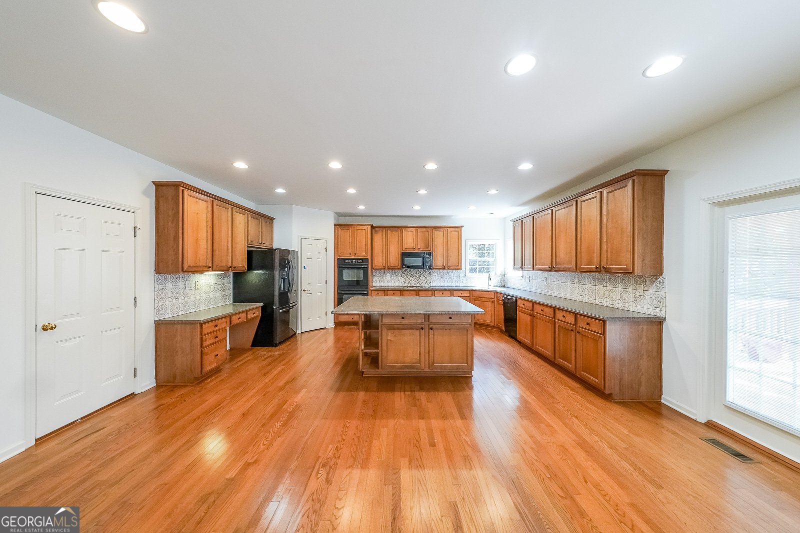 7580 The Lakes Drive Fairburn - 1