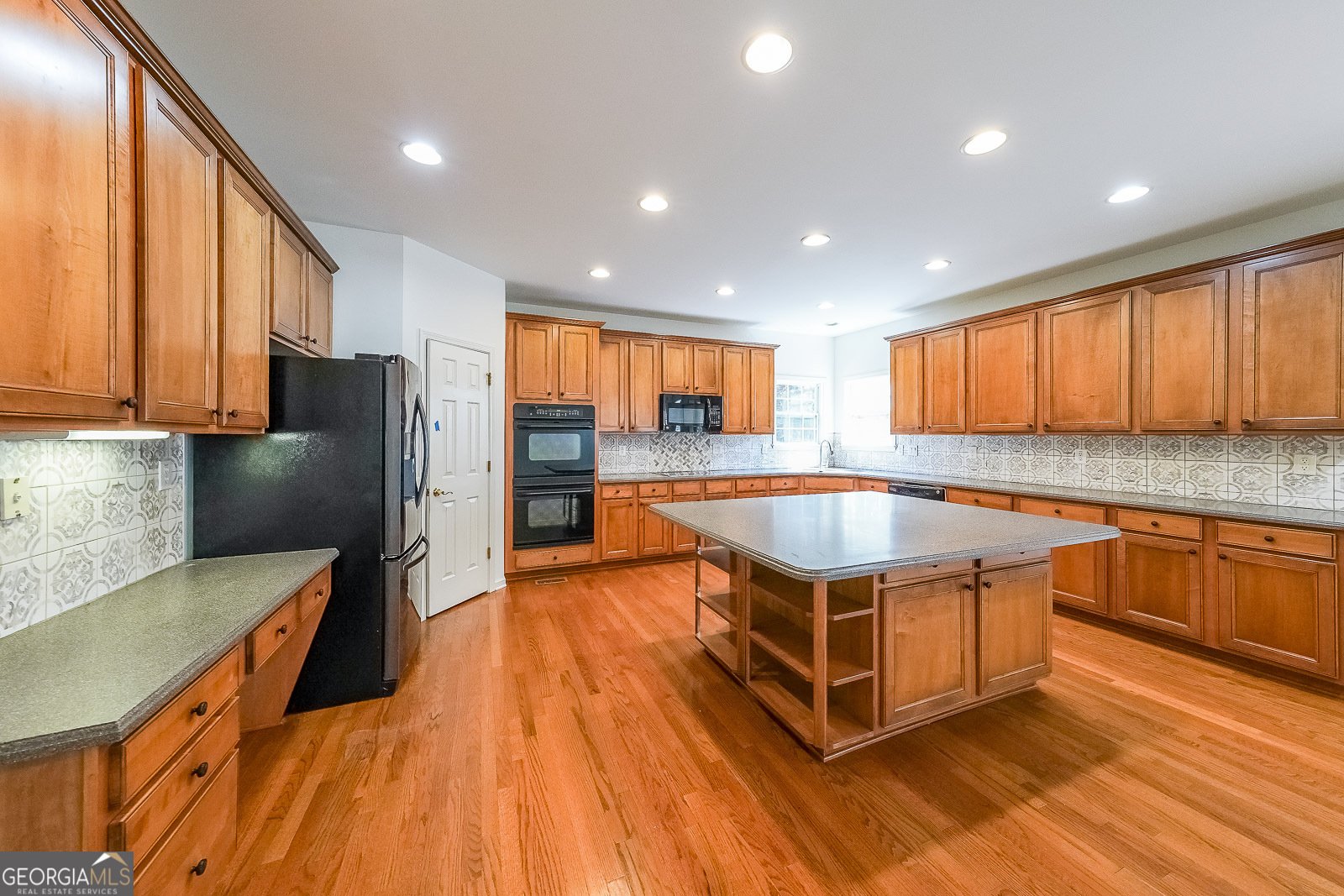 7580 The Lakes Drive Fairburn - 2